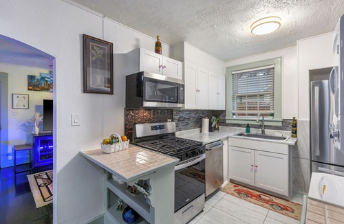 East Memphis House | Spacious 5 Beds 4 Bath Midtown Home - Near Zoo and Liberty Bowl