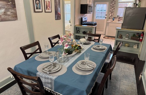 East Memphis House | Spacious 5 Beds 4 Bath Midtown Home - Near Zoo and Liberty Bowl