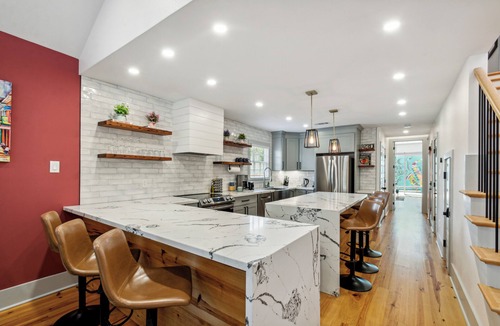 Irish Channel House | Spacious 5 BR 3.5 bath w private backyard