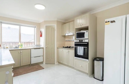 Beaumont Hills House | Spacious 5 BR, 3 Bath R, 2 Big Lounge, Big Balcony