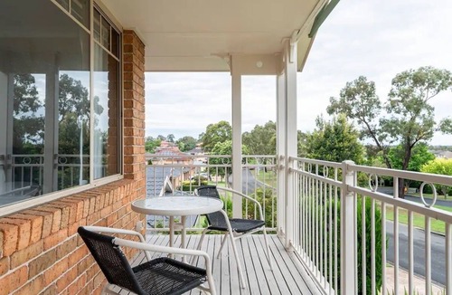 Beaumont Hills House | Spacious 5 BR, 3 Bath R, 2 Big Lounge, Big Balcony