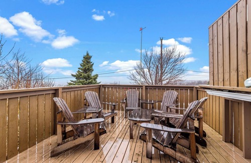 Conception Bay South Apartment | Spacious 5BR 4.5BA Coastal Home w/Patio Fire Pit