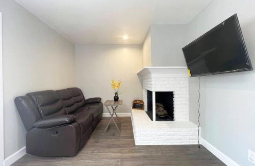 Excelsior House | Spacious 5B 2 5ba House 4 Free Driveway parking