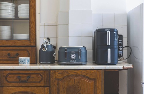 Cranford House | Spacious 5BD Home w/Garden & Parking, Hounslow