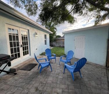 Country Club Park House | Spacious 5Bdrm, 3Bath Ideal for Families & Groups!