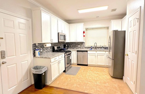 Clodine House | Spacious 5bed Houston Retreat Homen6 guests 4 bedrooms 5 beds 3 baths