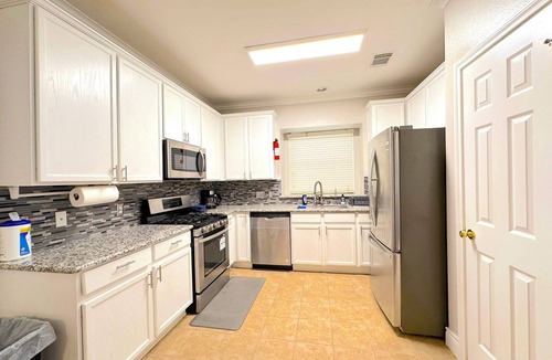 Clodine House | Spacious 5bed Houston Retreat Homen6 guests 4 bedrooms 5 beds 3 baths