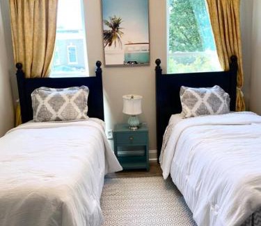 Trinidad Bed & Breakfast | Spacious 5BR 15 mins from Downtown -free parking!