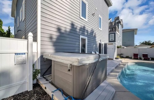 Croatan Beach House | Spacious 5BR + 2 Bonus Sleeping Rooms Beach Retreat| Private Pool, Hot Tub & Game Room
