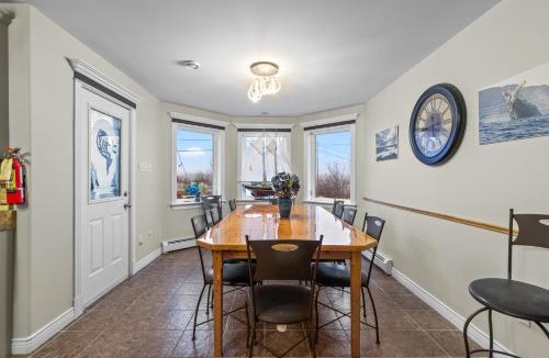 Conception Bay South Apartment | Spacious 5BR 45BA Coastal Home w Patio Fire Pit