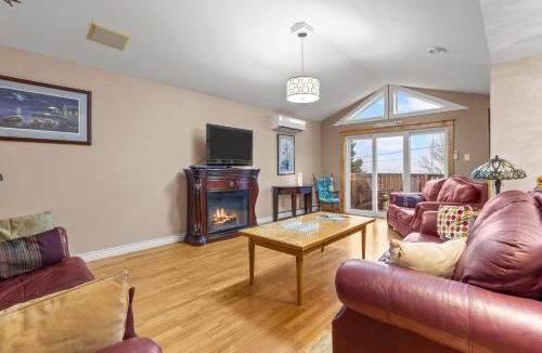 Conception Bay South Apartment | Spacious 5BR 45BA Coastal Home w Patio Fire Pit