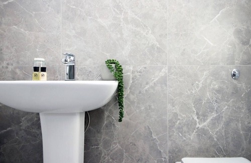 Cathays Apartment | Spacious 5BR Apartments with Private Courtyard