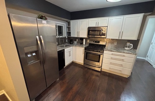 West Mifflin House | Spacious 5BR Entire Home w/Private Studio - Sleeps 10