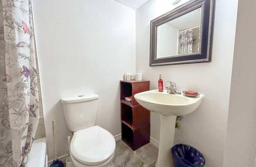 Downtown Gatineau Apartment | Spacious 5BR home. Close to everything!