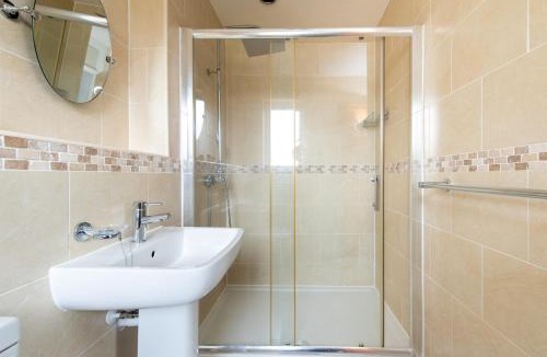 Malvern Wells House | Spacious 5BR Home in Redditch