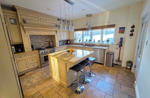 Boischatel House | Spacious 5BR Home Near Old Québec, Falls & Skiing