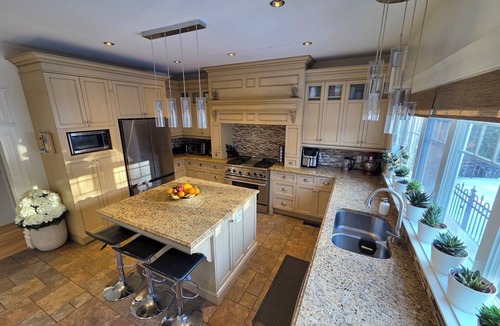 Boischatel House | Spacious 5BR Home Near Old Québec, Falls & Skiing