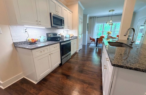 Indian Trail House | Spacious 5BR Home/Fenced Backyard/Fire pit/Fast Wi-Fi