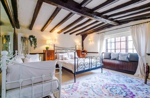 Ruthin House | Spacious 5BR Home w/Game Room