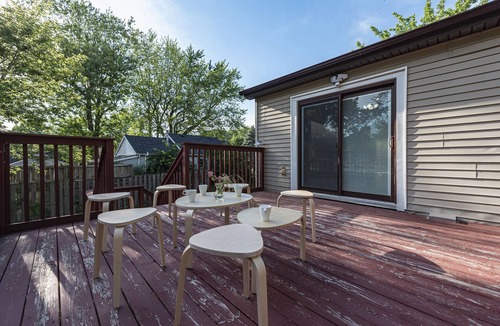 LaSalle House | Spacious 5BR House, Sleeps 10, Tesla Charger, 6 Parking, Pet Friendly