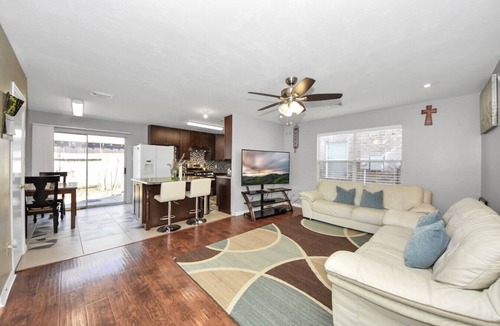 Clodine House | Spacious 5BR Houston Home Pet-Friendly + WiFi