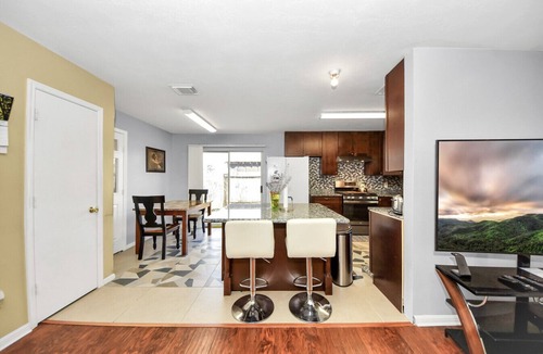 Clodine House | Spacious 5BR Houston Home Pet-Friendly + WiFi
