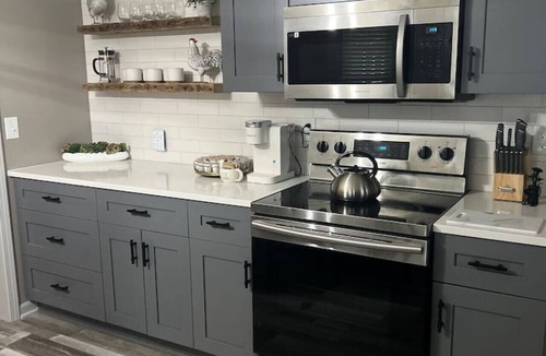 Overland Park House | Spacious 5BR in OP | EV Charger