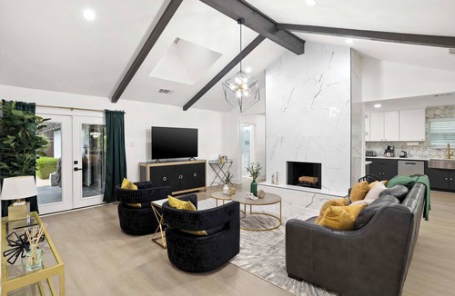 Far North Dallas House | Spacious 5BR Pool, Backyard Upscale Dallas Home