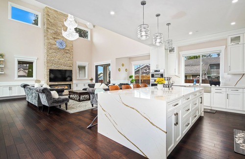 Highline House | Spacious 5BR Retreat New Seattle