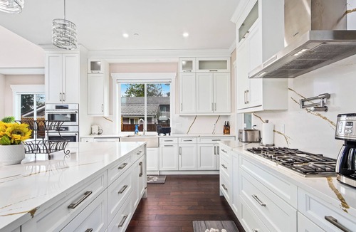 Highline House | Spacious 5BR Retreat New Seattle