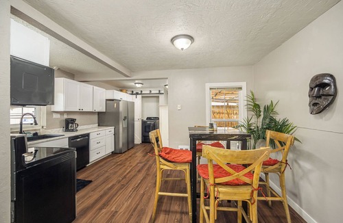 West Eugene House | Spacious 5BR Retreat w/Fire Pit + BBQ Patio