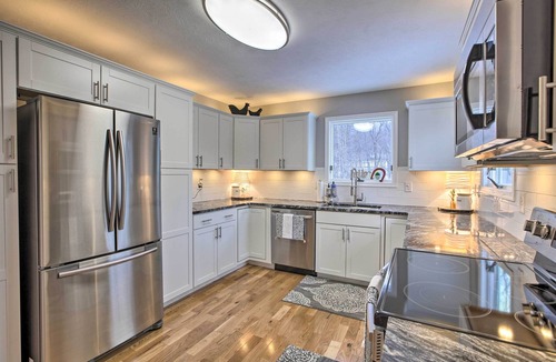 Afton Cottage | Spacious 5BR retreat with hot tub, fire pits, expansive decks, and peaceful mountain views. Perfect for wine weekends, family trips, and relaxed group getaways near Nelson 151.