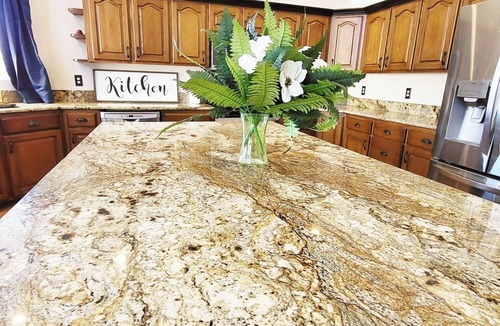 Moreland House | Spacious 5BR. Sleeps 16+ Retreat By Yellowstone