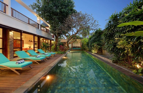 North Legian Villa | Spacious 5BR Villa Amira Walk to Legian Beach