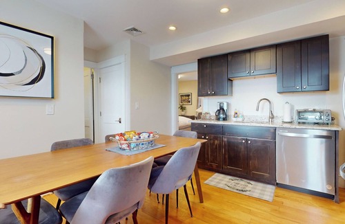 North Cambridge Apartment | Spacious 5BR w/AC, Near Harvard & Davis Sq
