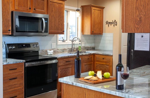 McGaheysville House | Spacious 5BR w/epic views, 2 decks, game room, one-step entry, family-friendly!