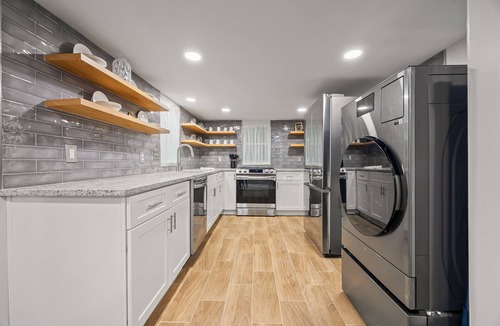 Church Street House | Spacious 5BR Yard Access Grant Park