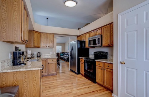 Northeast Colorado Springs House | Spacious 6 Bdr Family Home near Park & Recreation Center