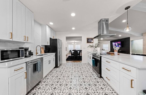 North San Antonio - SAT House | Spacious 6 Bed House| Airport | Pet-Friendly | AFB