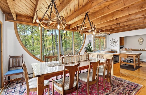 Ellicottville Ski Chalet | Spacious 6 Bedroom Chalet Near Holiday Valley