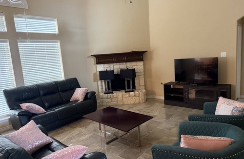 Tarrant County House | Spacious 6-bedroom house in charming Grand Prairie with AC Close to a lake