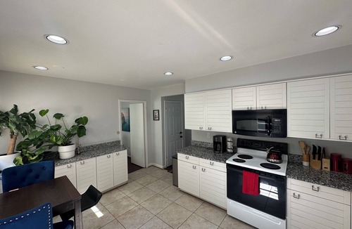 Wheaton-Glenmont House | Spacious 6-bedroom house with WiFi, AC in fabulous Silver Spring