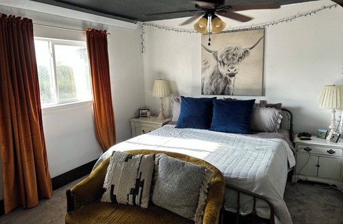 Lonergan Other | Spacious 6-bedroom farmhouse in at gorgeous Lake Mac with AC, WiFi