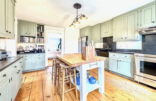 Belmont Other | Spacious 6-Bedroom Farmhouse with Stunning Mountain Views