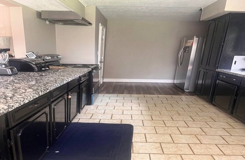 Orange House | Spacious 6-bedroom Home Perfect for Large Groups!