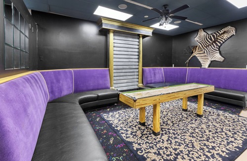 Ketchum House | Spacious 6-bedroom house with trailer parking