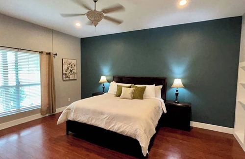 Conroe Apartment | Spacious 6-bedroom house in charming Conroe on a stocked pond