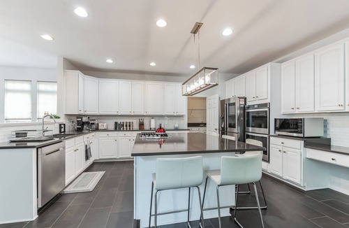 Dale City House | Spacious 6-bedroom Luxury house in a quiet area