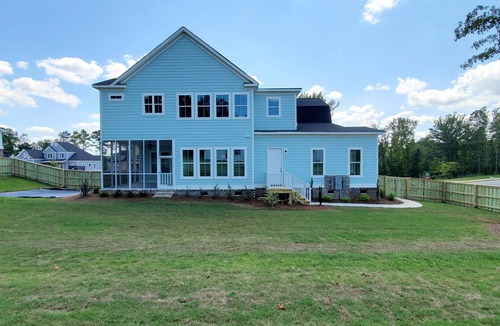 Evans House | Spacious 6 bedroom on golf course (Masters Rental)