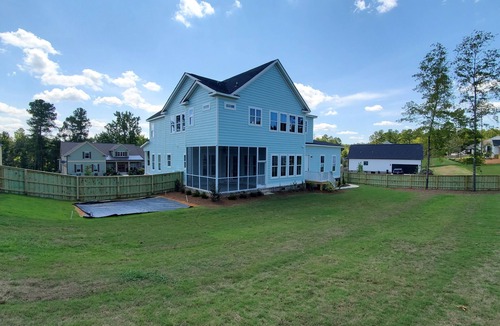 Evans House | Spacious 6 bedroom on golf course (Masters Rental)